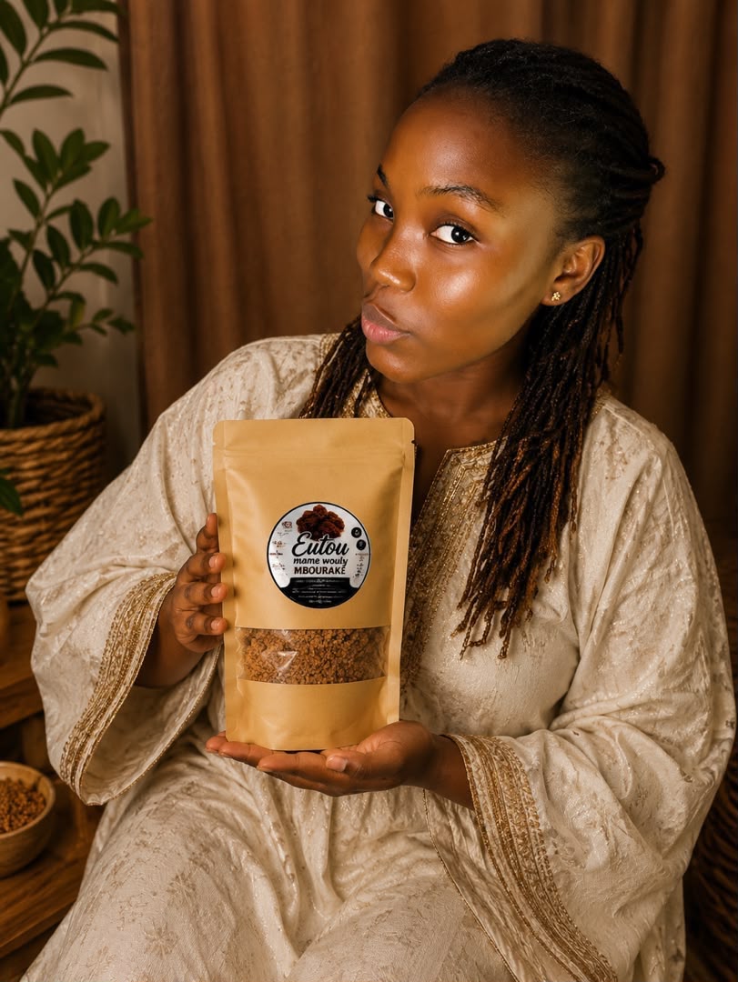 Roumana Toure avec le produit Eutou Mame Wouly